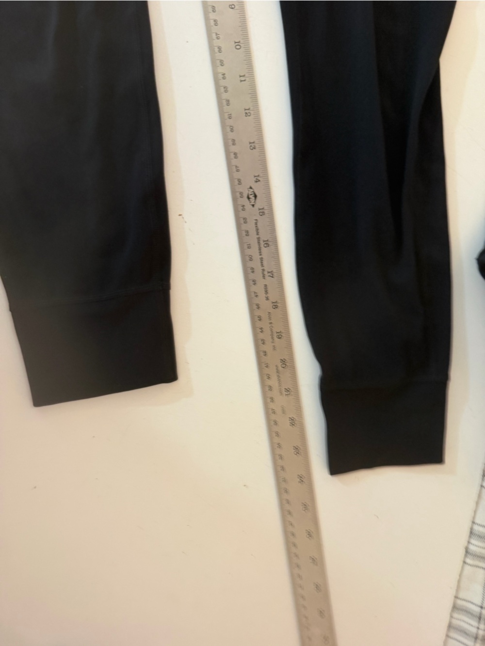 Vuori Daily Black High Rise 4Way Stretch 7/8 Drawcord Form BlissBlend Leggings M - Picture 15 of 16